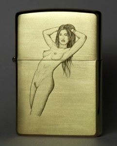 Zippo w nude engraving